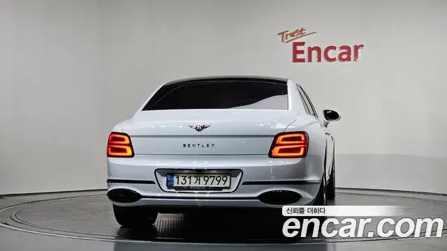 Bentley Flying Spur 2022 — Photo 17/20