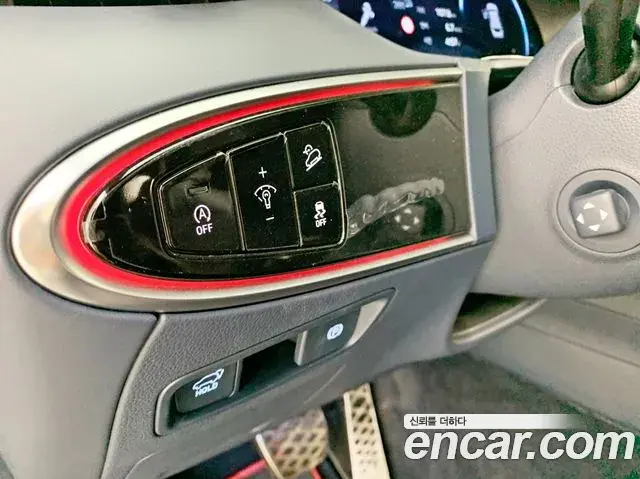 Genesis GV70 2023 — Photo 19/20