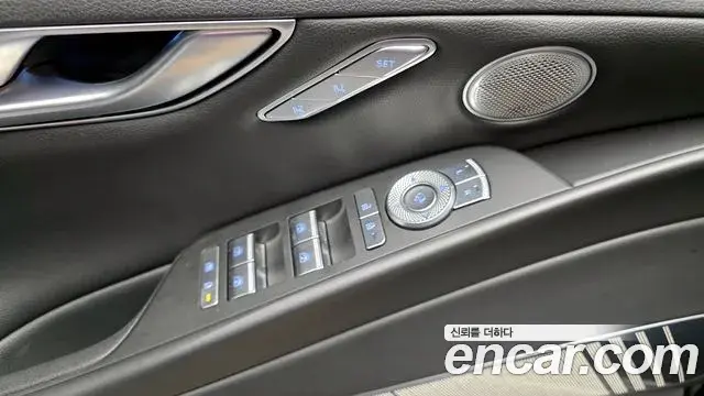 Genesis Electrified G80 2023 — Фото 14/20