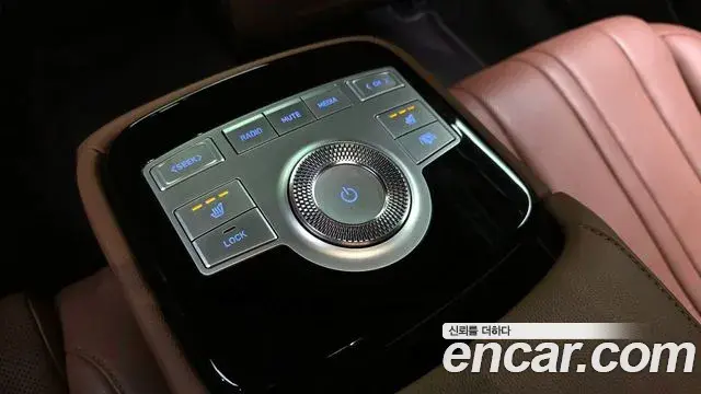 Genesis G80 2022 — ფოტო 7/20