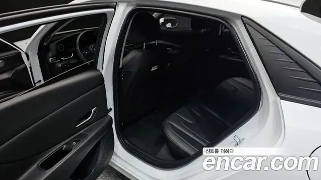 Hyundai The New Avante Hybrid, 2023