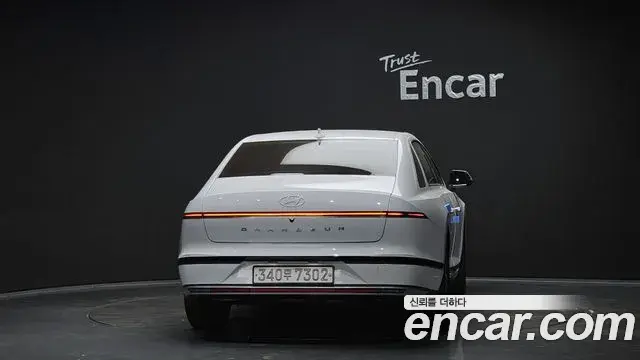 Hyundai Grandeur Hybrid 2022 — Photo 2/20