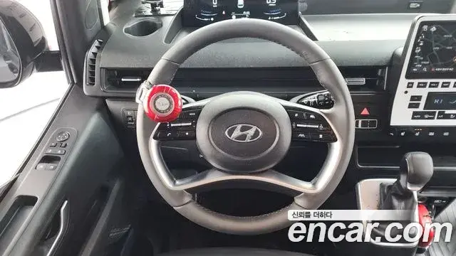 Hyundai Staria 2023 — Photo 4/20