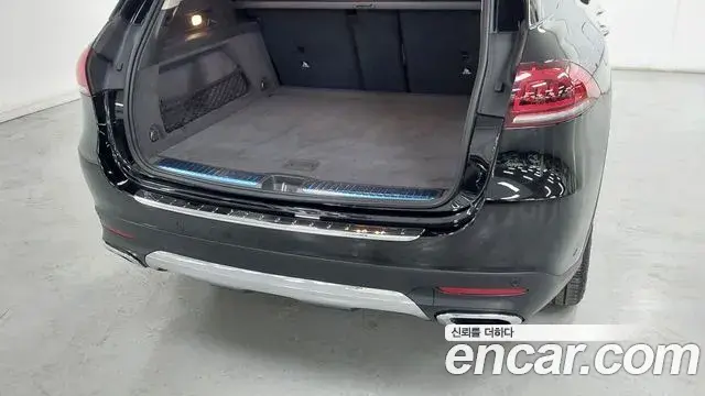 Mercedes-Benz GLE-Class 2020 — Şəkil 14/17
