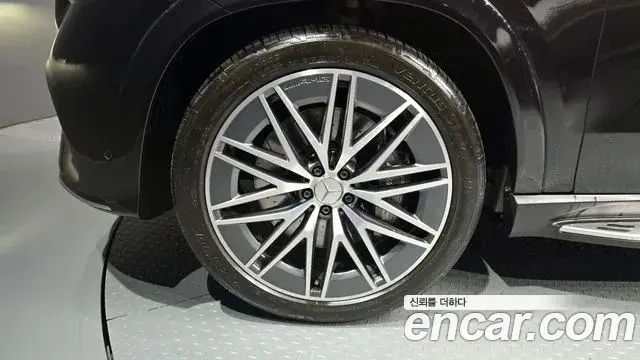 Mercedes-Benz GLE-Class 2024 — Photo 18/20