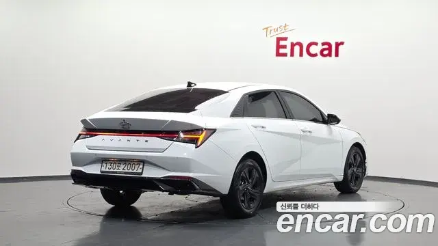 Hyundai The New Avante Hybrid 2020 — Photo 19/20