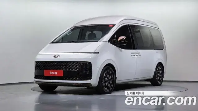 Hyundai Staria 2022 — Фото 1/20