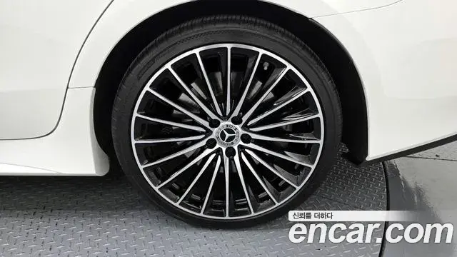 Mercedes-Benz CLS-Class 2022 — Photo 13/20