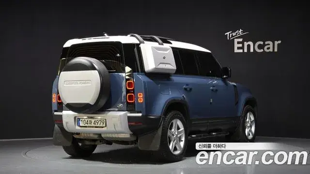Land Rover Defender 2021 — Фото 2/20