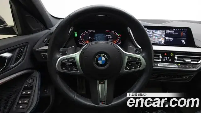 BMW 1 Series 2023 — Фото 19/20