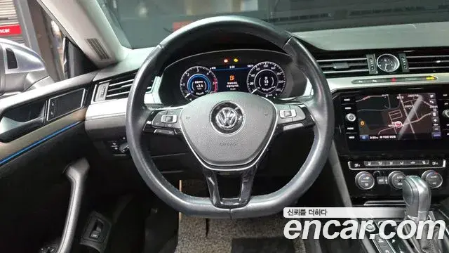 Volkswagen Arteon 2019 — ფოტო 14/20