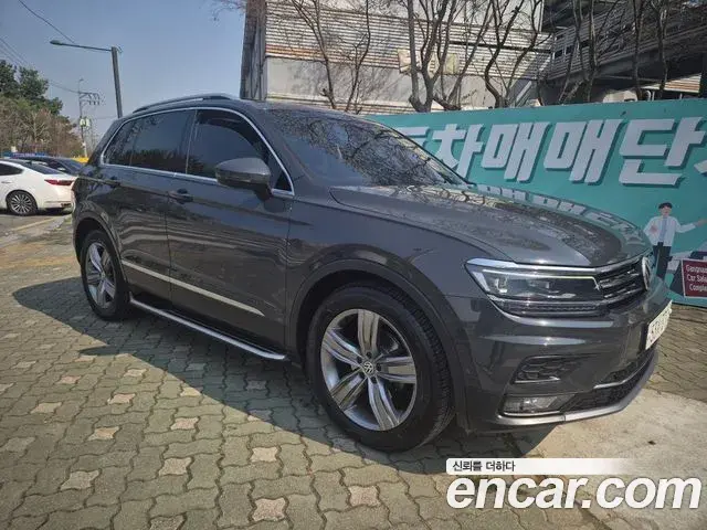Volkswagen Tiguan 2018 — Şəkil 9/19