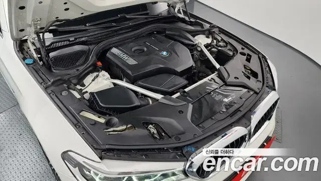 BMW 5 Series 2019 — Şəkil 19/20