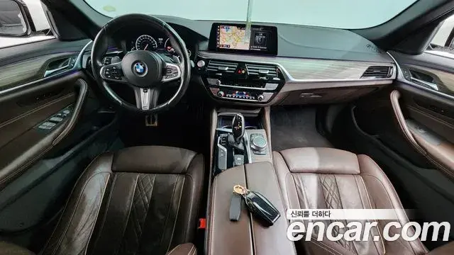 BMW 5 Series 2019 — Şəkil 15/20