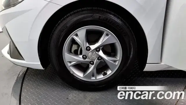 Hyundai The New Avante Hybrid 2020 — Şəkil 8/20