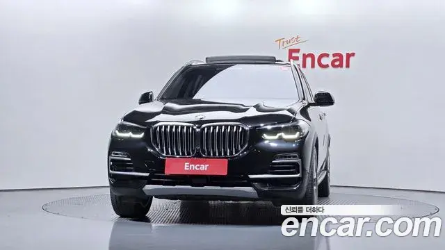 BMW X5 2021 — Photo 8/20