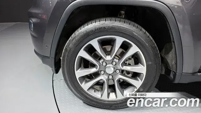 Jeep Grand Cherokee 2018 — Şəkil 5/20