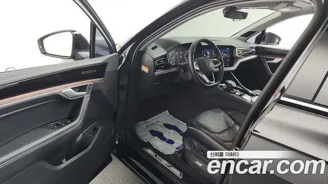 Volkswagen Touareg 2025 — Şəkil 19/20
