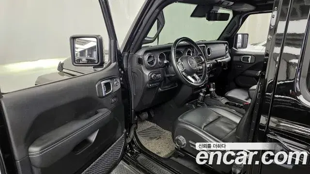 Jeep Wrangler 2021 — Şəkil 17/20