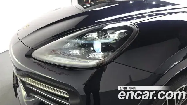 Porsche Cayenne 2021 — Şəkil 15/32