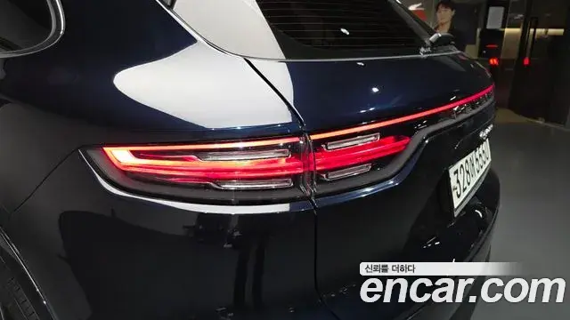 Porsche Cayenne 2021 — Şəkil 21/32