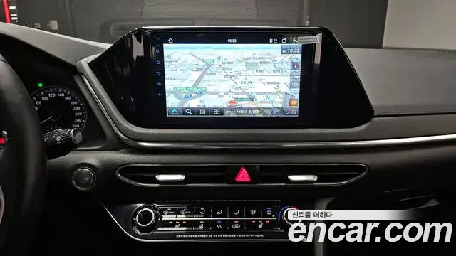 Hyundai Sonata Hybrid 2020 — Photo 12/32