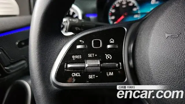 Mercedes-Benz A-Class 2021 — Photo 12/20