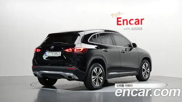 Mercedes-Benz GLA-Class 2021 — Фото 2/20