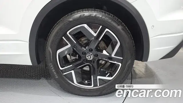 Volkswagen Touareg 2024 — Şəkil 13/32