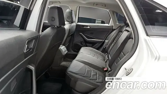 Volkswagen Jetta 2024 — Photo 13/35