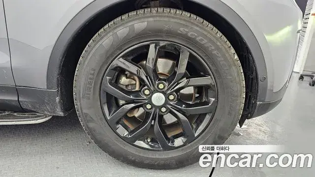 Land Rover Discovery 5 2019 — ფოტო 26/30
