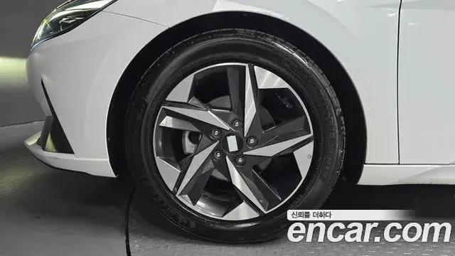 Hyundai The New Avante Hybrid 2021 — ფოტო 20/20