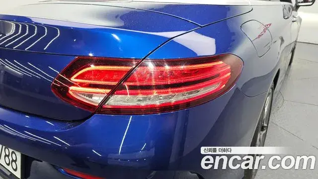 Mercedes-Benz C-Class 2019 — Şəkil 17/30