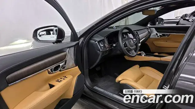 Volvo S90 2022 — ფოტო 18/33