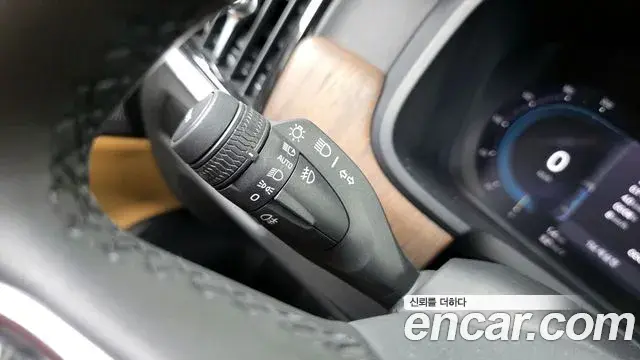 Volvo S90 2022 — ფოტო 19/33