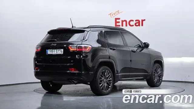 Jeep Compass 2022 — Şəkil 23/30