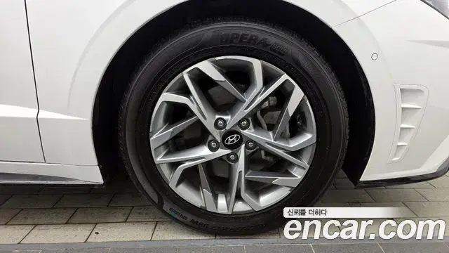 Hyundai Sonata Hybrid 2022 — ფოტო 29/33