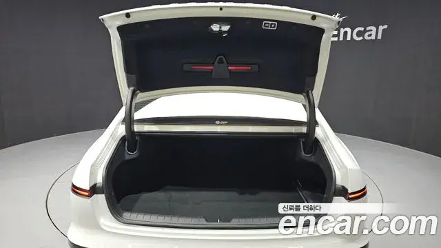 Hyundai Grandeur Hybrid 2023 — ფოტო 4/20
