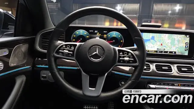 Mercedes-Benz GLE-Class 2022 — Photo 28/36