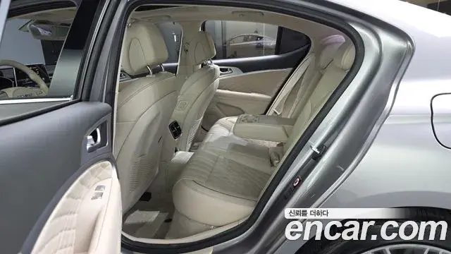 Genesis G70 2019 — ფოტო 25/34