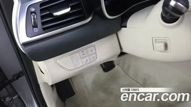 Genesis G70 2019 — ფოტო 34/34