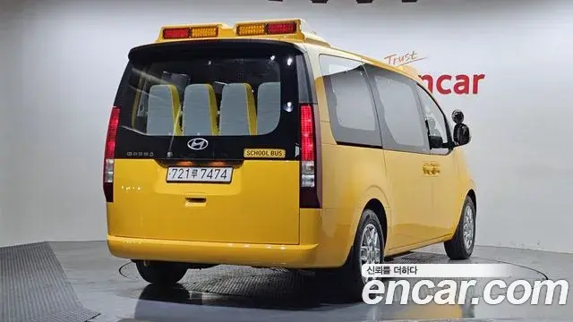 Hyundai Staria 2025 — ფოტო 3/33