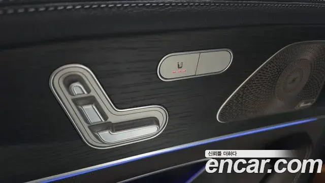 Mercedes-Benz GLE-Class 2022 — Photo 16/31