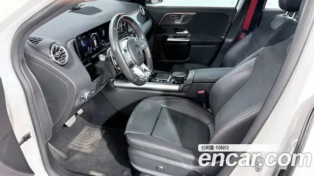 Mercedes-Benz GLA-Class 2023 — Фото 13/20