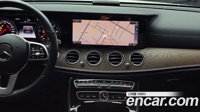 Mercedes-Benz E-Class 2019 — Фото 14/20