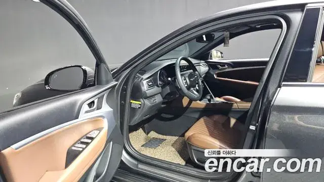 Genesis G70 2019 — ფოტო 13/34