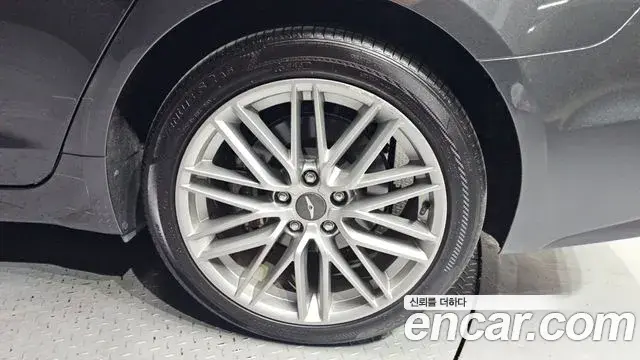 Genesis G70 2019 — ფოტო 33/34