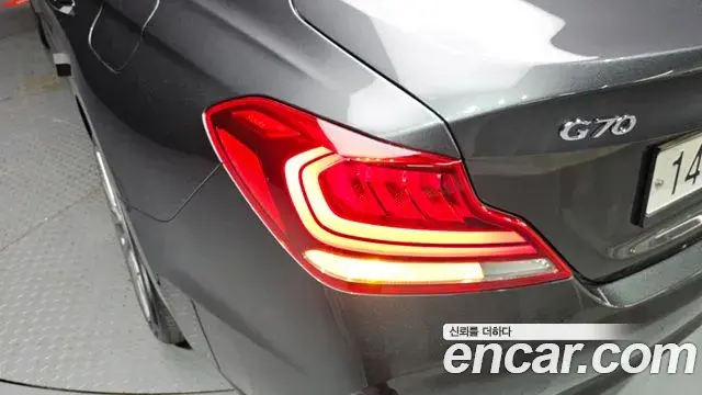 Genesis G70 2019 — ფოტო 3/34