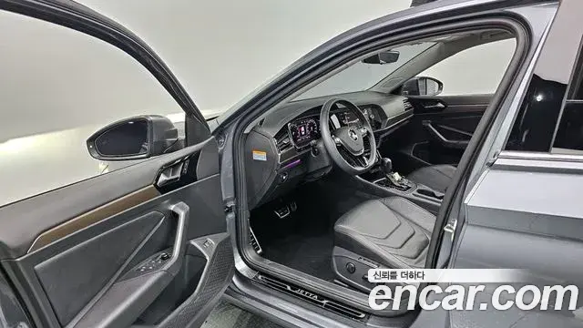 Volkswagen Jetta 2021 — Photo 23/34