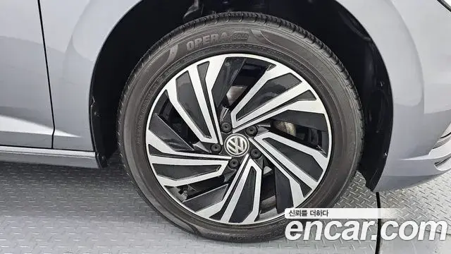 Volkswagen Jetta 2021 — Photo 29/34